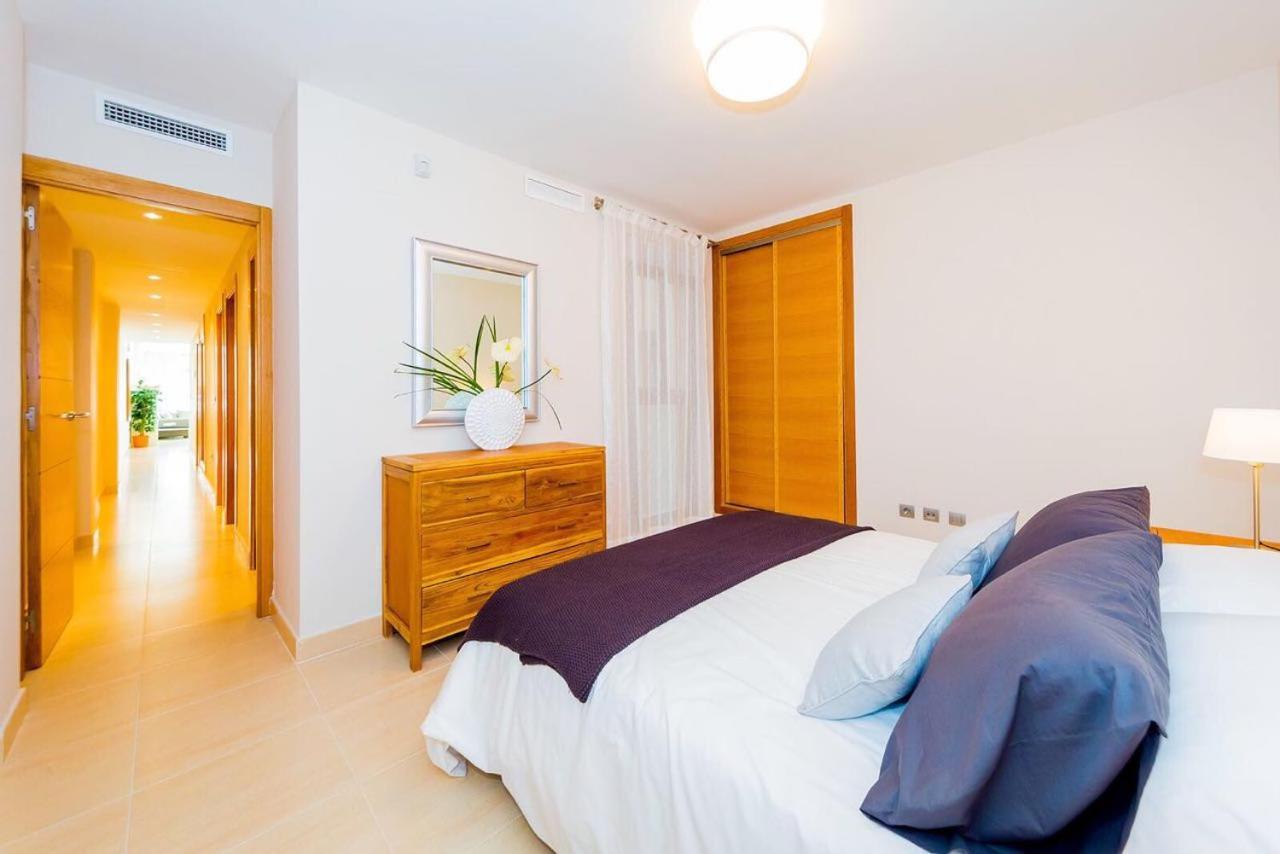 Шикарная Квартира На Первой Линии -Luxury Apartment On The First Line Sea Torrevieja Exteriör bild